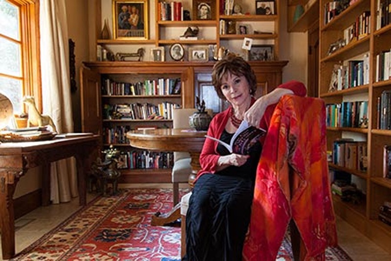 Editores españoles reconocen a Isabel Allende con el Premio Liber 2020