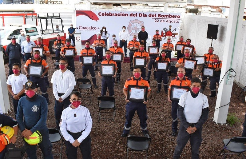En el Día Del Bombero, el Gobierno de Coacalco reconoció la labor de las y los héroes que integran esta corporación