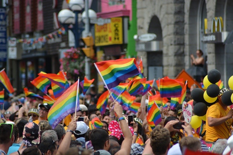 Protegido: El enlace gay, crónica de un debate en medios y redes