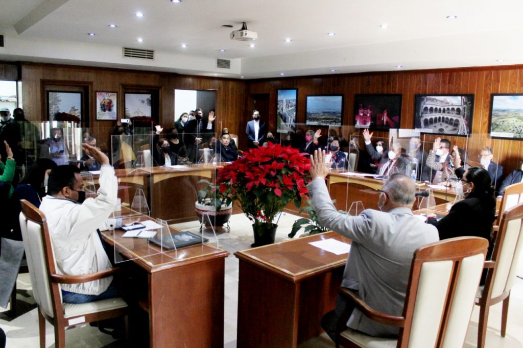 Texcoco inicia gobierno con 11 integrantes del cabildo