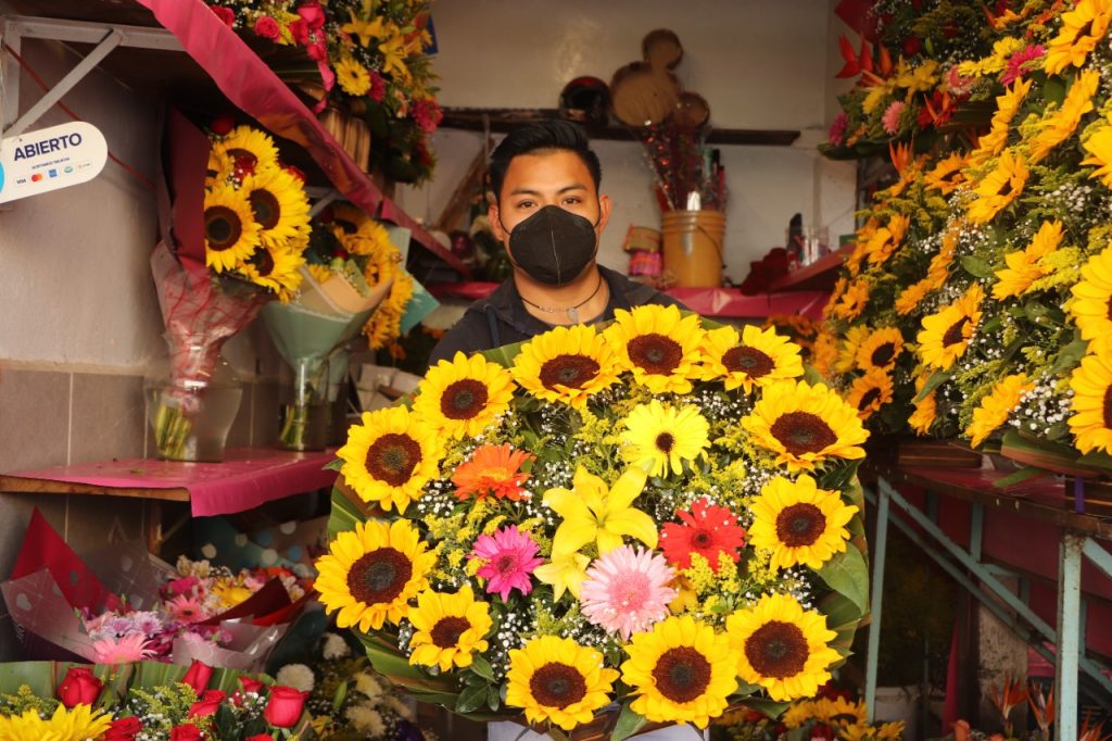Se alistan floristas de Xochimilco para el Día del amor y la amistad