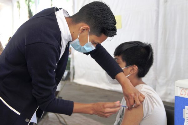 Arranca campaña de vacunación contra Covid-19 en Xochimilco para adolescentes