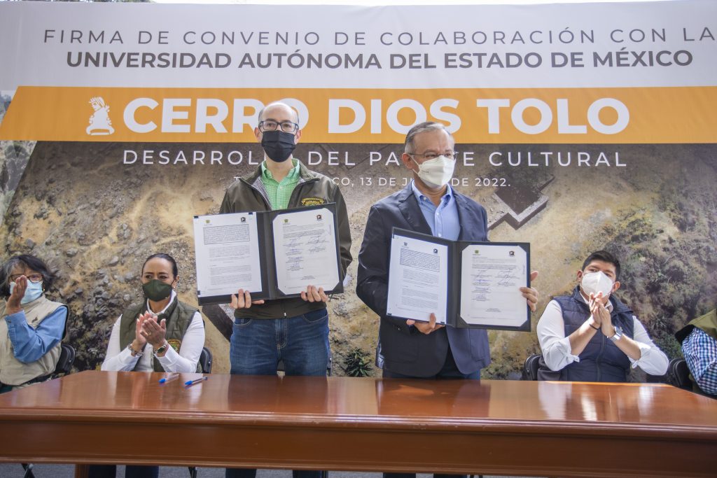 Signaron UAEMéx y Ayuntamiento de Toluca convenio para desarrollo del Parque Cultural Cerro del Dios Tolo