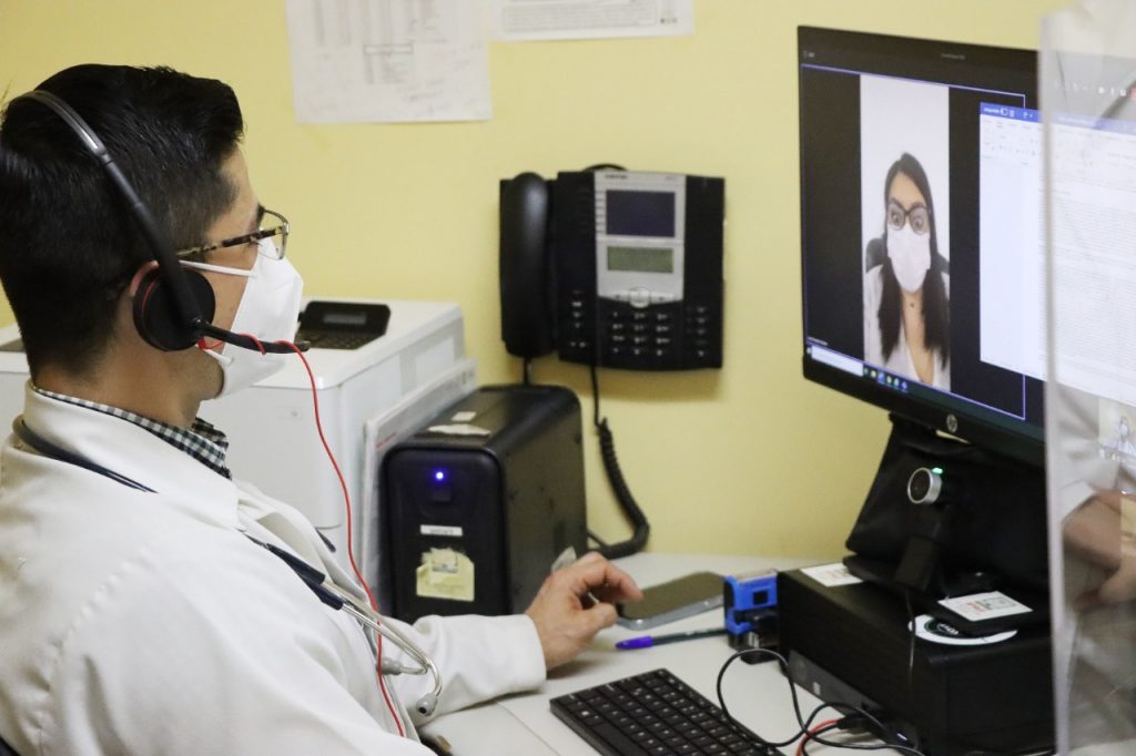 IMSS ha otorgado más de 815 mil consultas digitales para pacientes con COVID-19, enfermedades crónicas y en especialidades