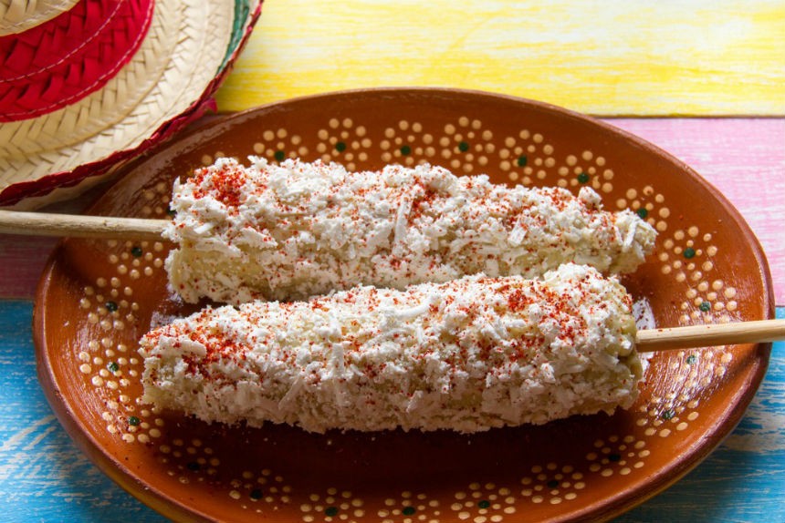 ¡Con harto chile y harta mayonesa el elote!, un manjar ancestral para degustar en la Feria del Elote y la Tortilla en la alcaldía Tláhuac
