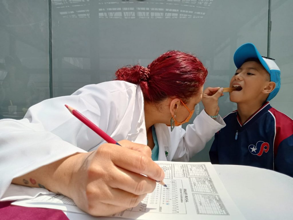 V. Carranza ofrece exámenes médicos gratuitos para el próximo ciclo escolar 2022-2023