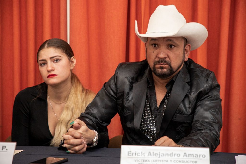 Policías de “Blindar BJ” abusan sexualmente de mujer y fabrican delitos a cantante de Monterrey