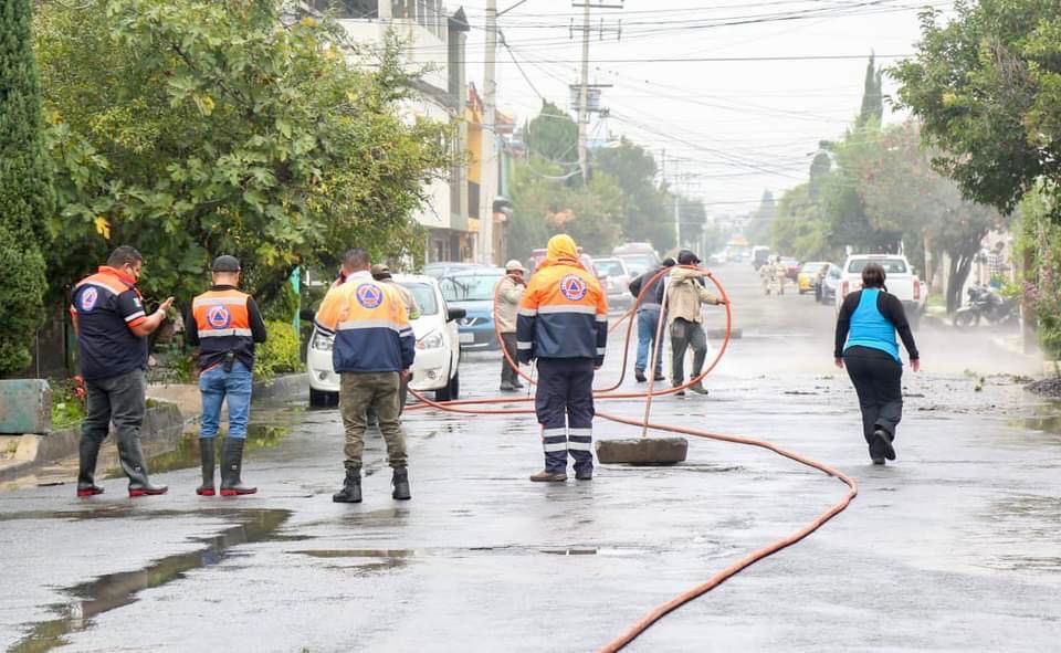 Continúan trabajos de limpieza tras fuertes lluvias en alcaldía Tláhuac