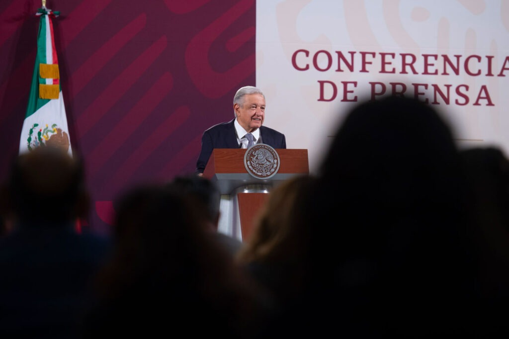 Respalda López Obrador la elección de los nuevos consejeros del INE por sorteo