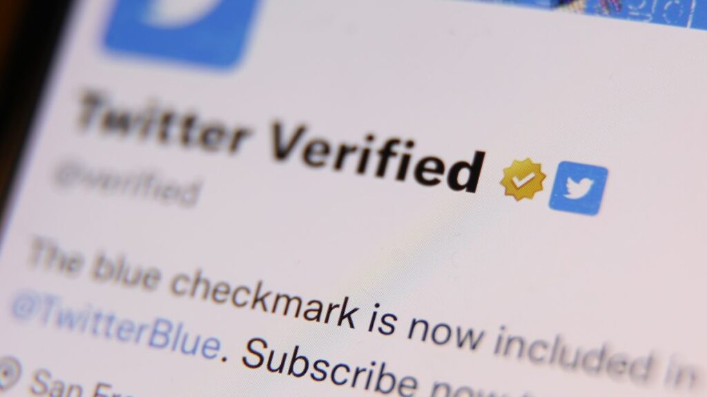 Quita Twitter palomitas azules; ahora se debe pagar una suscripción